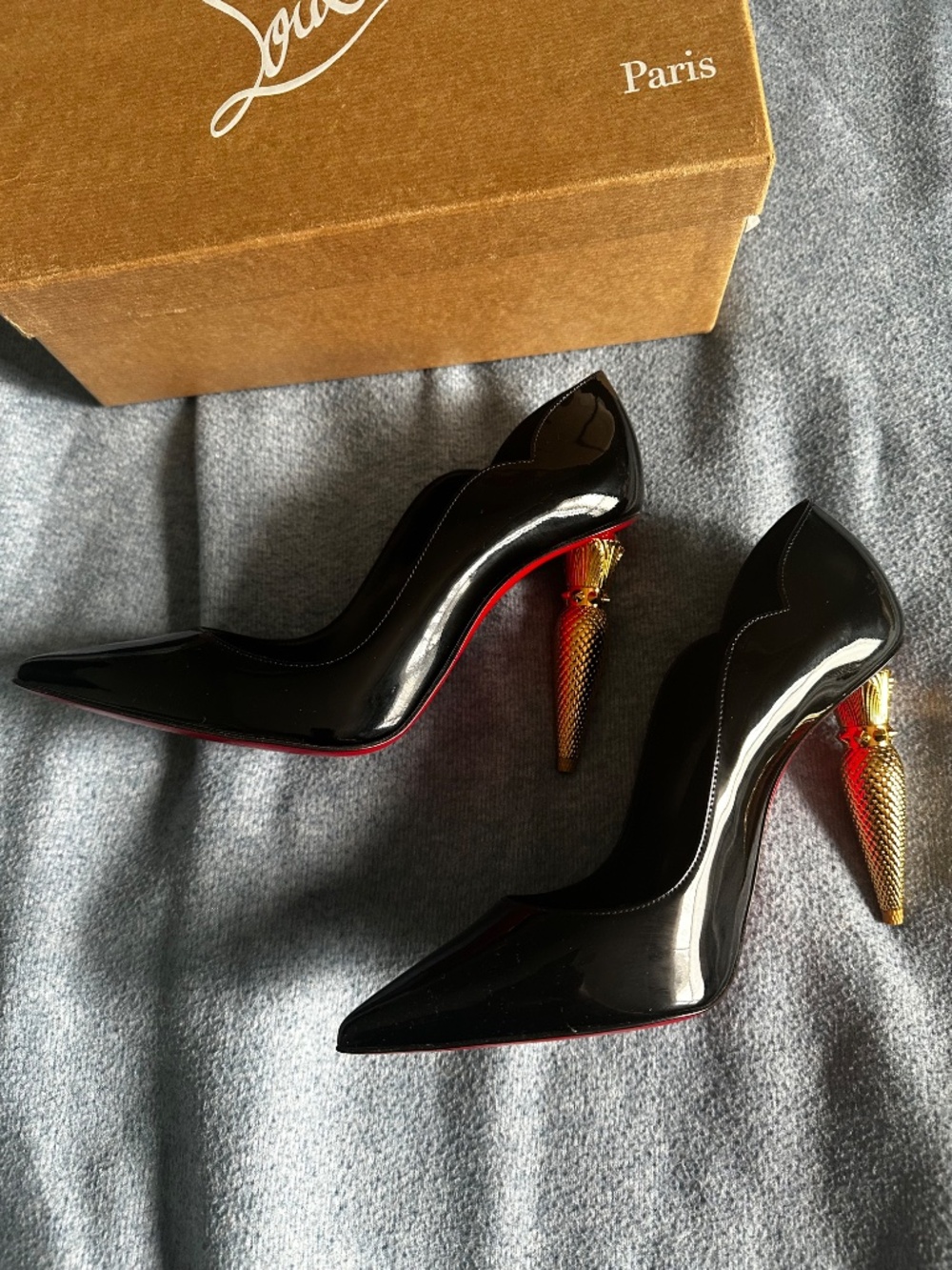 Christian Louboutin Black Patent Leather Lipchick Pumps EU 38.5 - Picture 4 of 6